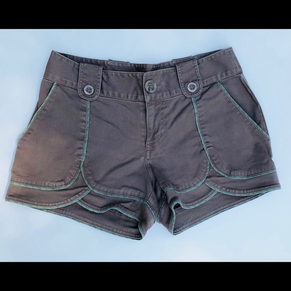 Sassy khaki shorts